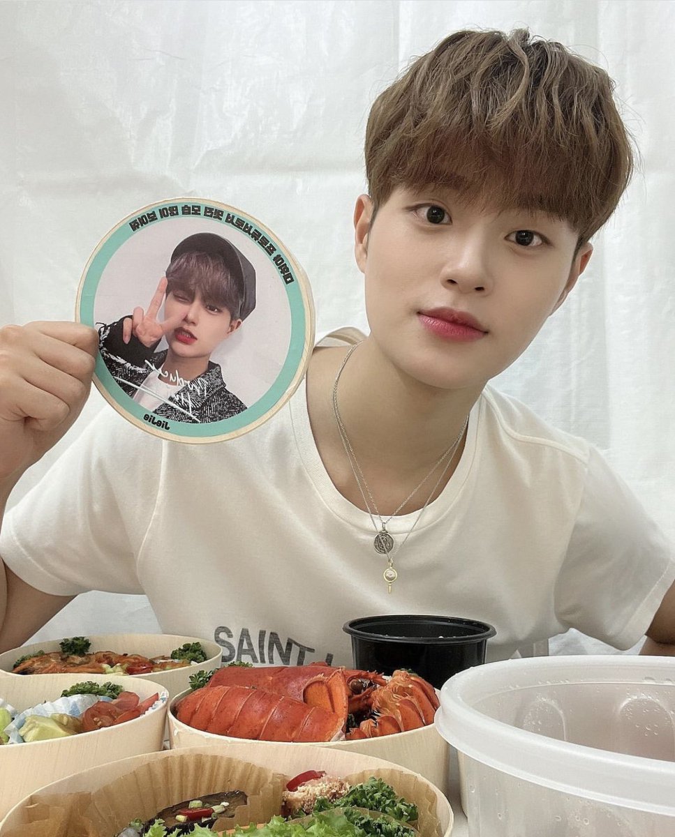 n년 전 오늘의 이대휘 tweet media