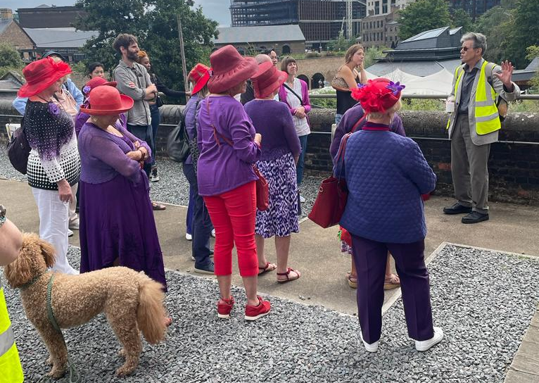 Thanks to Christine for bringing her red hat friends to support our Open Day last Saturday. You're all welcome! #redhatsociety #StPancrasWaterpoint
Our next Open Day will be on Saturday 16th September: eventbrite.co.uk/e/st-pancras-w… .