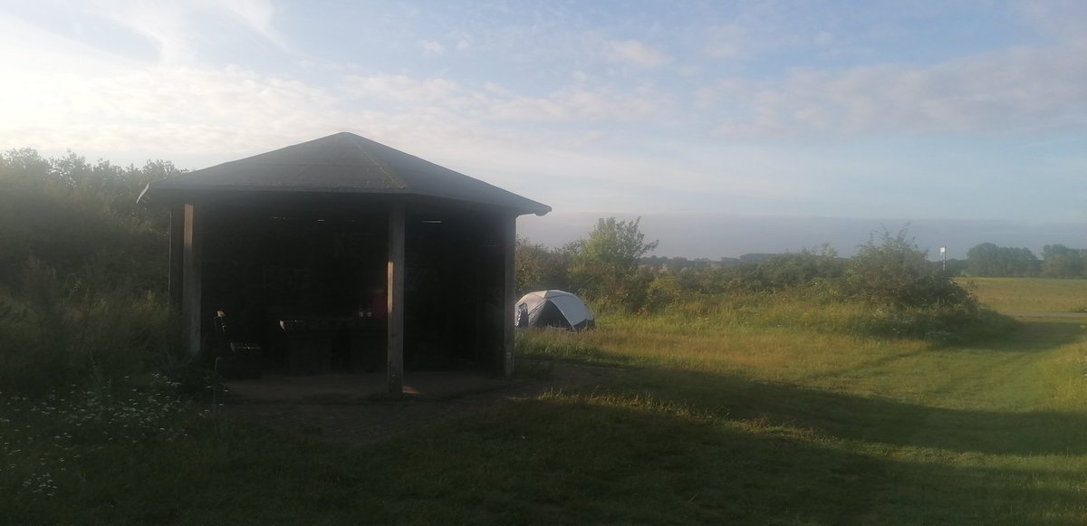 stra_do's tweet photo. Ich habe mit meinem Sohn (10j) eine etwas größere Radtour gemacht. 3 Tage waren eingeplant. Aber sein Ehrgeiz hat uns die Tour in 2 Tagen machen lassen.
Mit Zelt, Schlafsack und Luft Matratze im Anhänger, sind wir die +200km vom Herzen von Meck Vorp bis nach Fehmarn geradelt. https://t.co/ScLVDRxGnZ