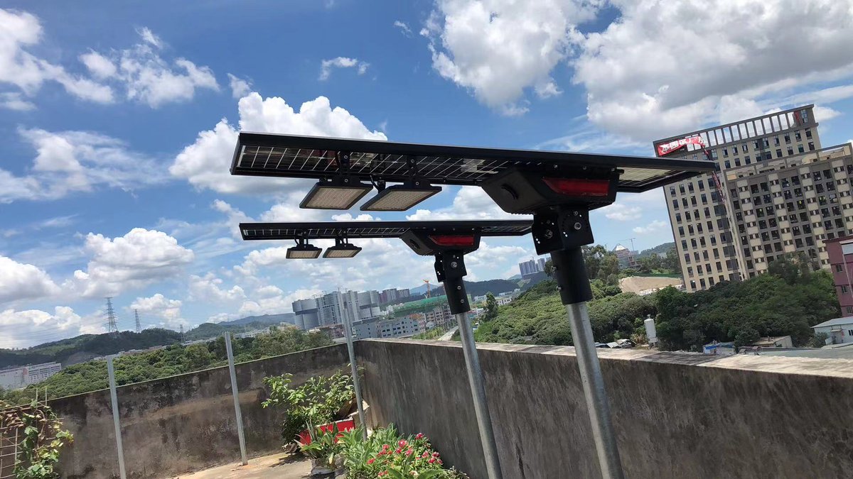 Dorothy65660454's tweet image. facebook.com/groups/1438745… 
Hishine Bifacial Solar Street Light. 
Features.
1.Bifacial solar panel with efficiency increased 20%.
2.Separated battery box, easy to replace.
3.Built-in motion sensor support 5 rainy days.
#solarledlight #ledlighting #LED #Ledlights #solarpowerlights