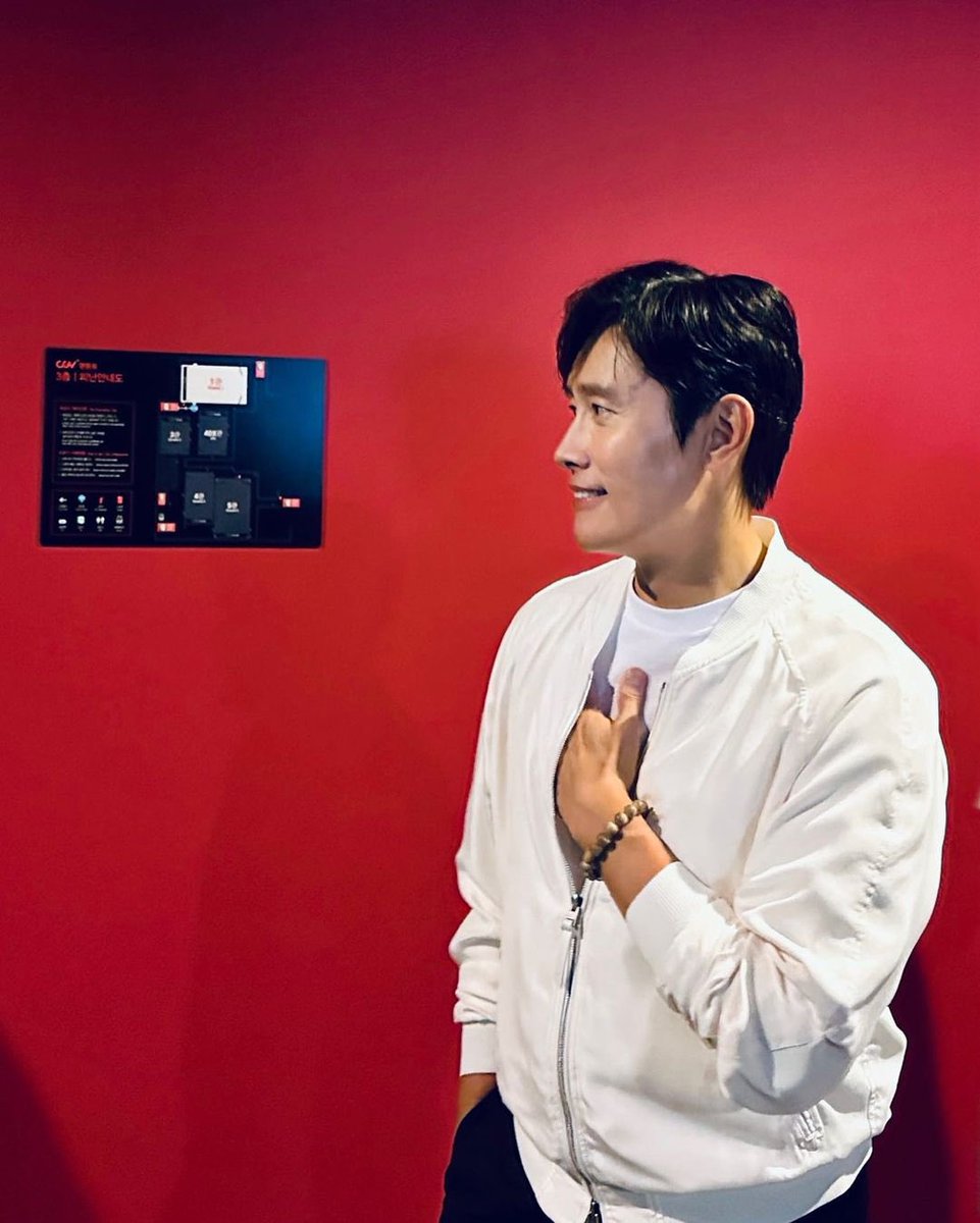 MAYB_H's tweet photo. 230814 #이병헌 인스타그램 업로드

📎 https://t.co/TIZazMGQTO

#LeeByungHun #콘크리트유토피아 #ConcreteUtopia https://t.co/oKQdmY0Oj5