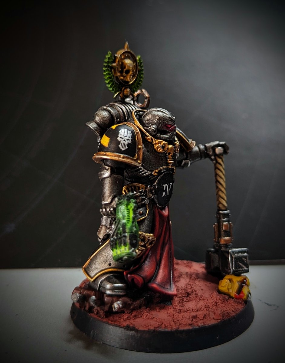 Iron Warriors Praetor complete.
Since we are probably going to be waiting another 10+ years for an Iron Warriors Praetor, I figured I'd build my own!
#WarhammerCommunity #horusheresy #ageofdarkness #ironwariors #warhammer30k #warhammer40k #spacemarines #kitbash #ironwithin