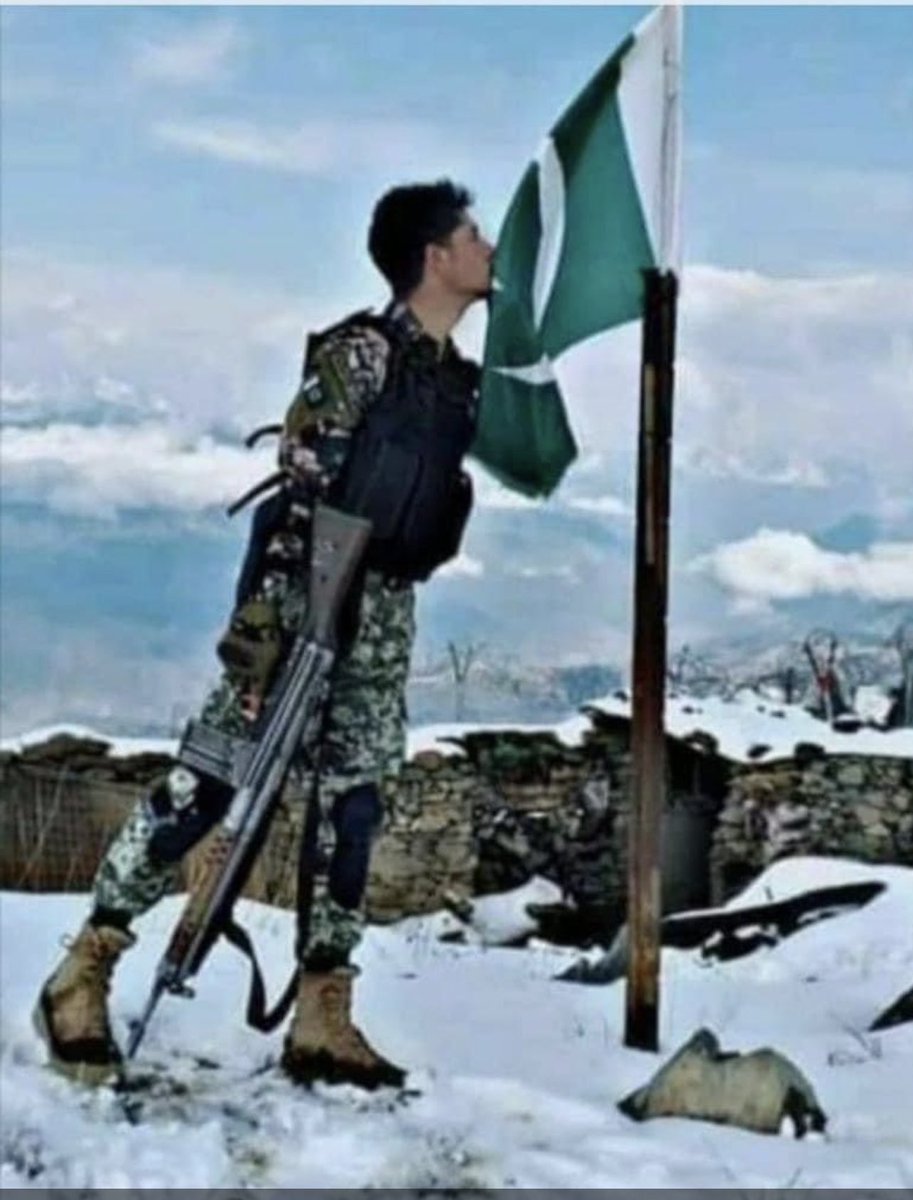 Sikanderbakhts's tweet image. We love Pakistan and our armed forces, Allah ka Sukar @OfficialDGISPR @sindhpolicedmc8 @SindhRangers #14August #independanceday #Independence #IndependenceDay2023 #IndependenceDaypakistan