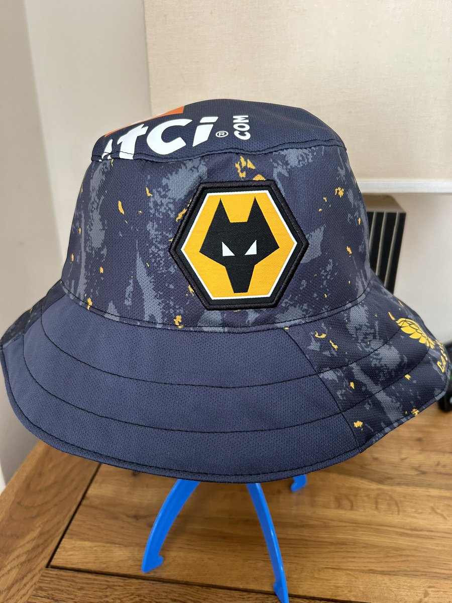 shirts2hats tweet media