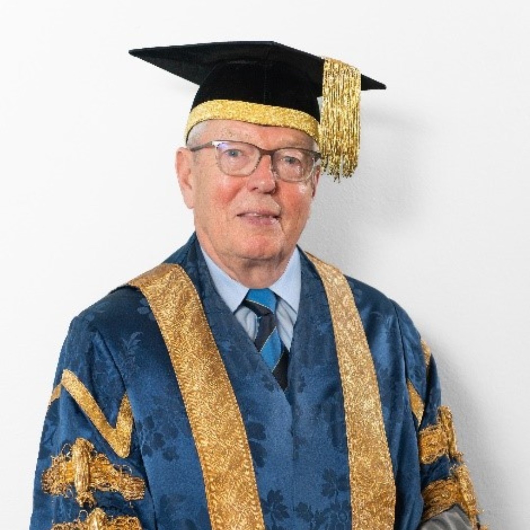 I’m delighted to announce the launch of our Chancellor Scholarships - 10 full-fee scholarships every year for the next three years – awarded to our incredible undergraduate applicants. This is an amazing opportunity as students embark on University life.

hull.ac.uk/work-with-us/m…