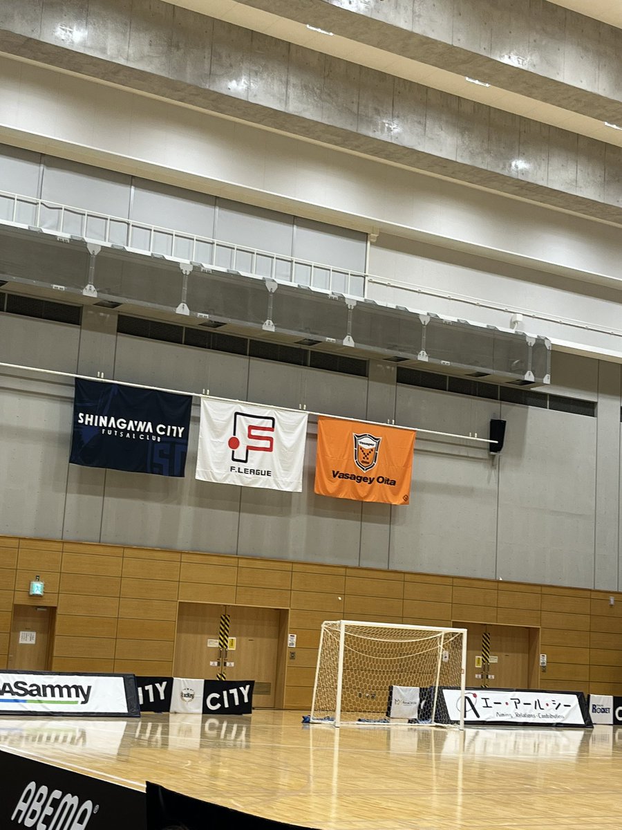 fリーグ観戦
サッカーより近い距離で日本トップの試合が見れるのはフットサルならでは！