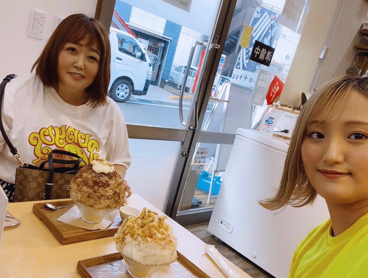 _rina________'s tweet photo. 個人的に瞳ちゃんの頭から綺麗に手生えてるのがなんかツボ😂 https://t.co/18kbKAAXoQ
