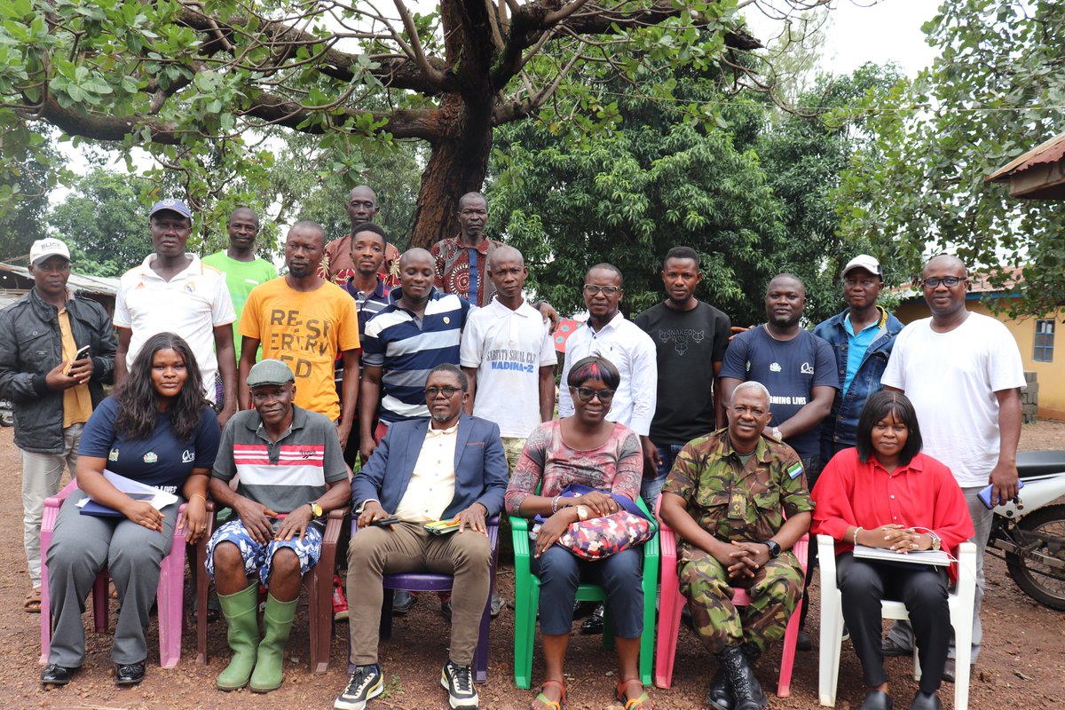 NwrmaSL's tweet photo. We were in #Tombo &amp; surrounding communities to engage stakeholders about protecting the Western Area Peninsula National Park with physical boundaries to indicate the green belt.
Protecting #waterresources is easy when #communities take lead.
#WAPWF #IWRM #WesternAreaUrban #Water https://t.co/BCHLT8gLkc