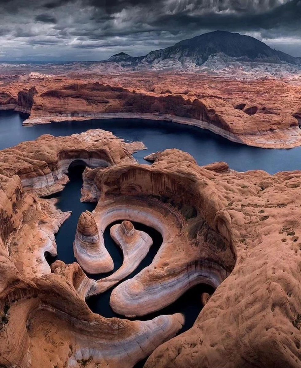 DestiUSA's tweet photo. Reflection Canyon, Utah 
Shot By 📸 : @karolnienartowicz 
Follow us : 🇺🇸 https://t.co/fEzcTOg9nr 🇺🇸
#StandWithUkraine 🇺🇦
#DestinazioneUSA #StatiUniti #travelusa #travel #usa #travelphotography #travelgram #roadtrip  #travelblogger #usatravel #roadtripusa  #usatrip  #america https://t.co/ADVct58HpF