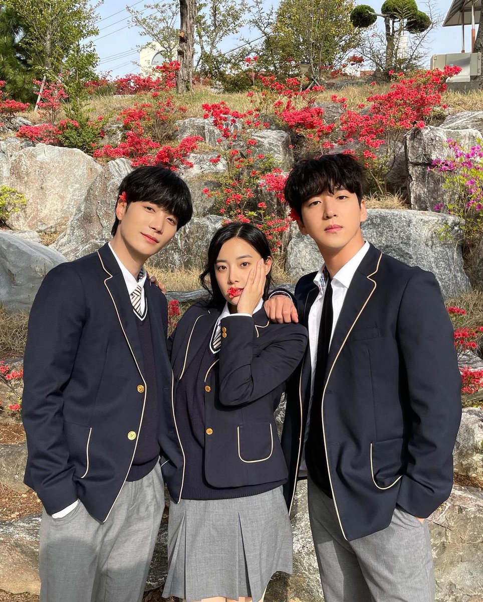 StudyJonghyeon's tweet photo. Lee Hyunjoo mentioned Kim Jonghyeon in her interview about It Was Spring drama.
📰 https://t.co/FuJut0abAm
#KIMJONGHYEON #김종현 #시작은첫키스 #ItWasSpring https://t.co/J5JmYIwqU3