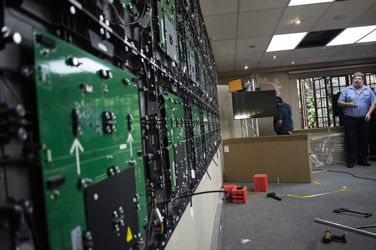 ElectrosonicSA's tweet image. Indoor LED Display wall installation at Electrosonic SA - QSTECH H31 series.
#indoorleddisplay #indoorledscreen #ledwallsetup #ledwall