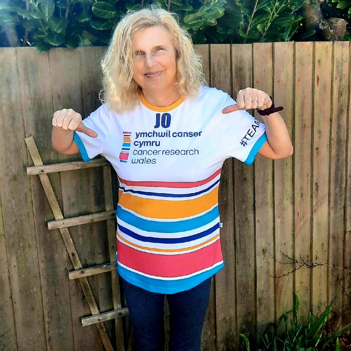 A reminder that there are only a few TeamCRW spaces left in the <a href="/CardiffHalf/">Cardiff Half 🏴󠁧󠁢󠁷󠁬󠁳󠁿</a> on the 1st October!

If you'd like to take part in this challenge and raise money for live saving cancer research, register here: fal.cn/3AIvZ

#CardiffHalfMarathon #Fundraising #TeamCRW