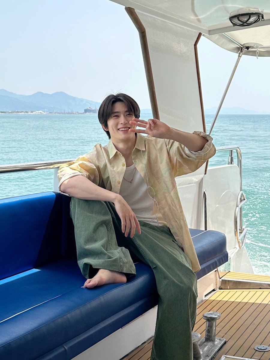 ✨✌🏻🍑🎥🌊🌼🤍✨

#JAEHYUN #재현 
#JAEHYUN_Horizon #Horizon #NCTLAB 
#NCT #NCT127