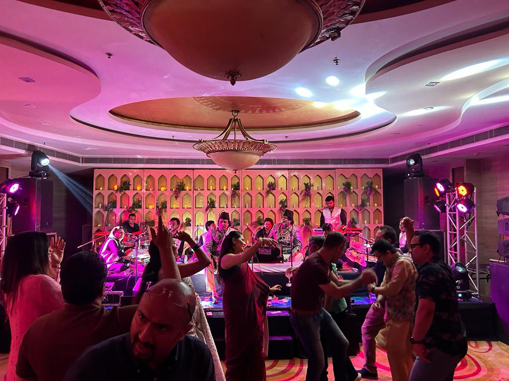 SabriBrothers8's tweet photo. All About Mathura Show With My Sufi Band Thank You So Much Guys For Your Love & Support β€οΈππ»π₯#Aftabhashim #Sabribrothers #indian #QawwaliNight #SufibollyNight #Privateshow https://t.co/dqNJHu9tc6