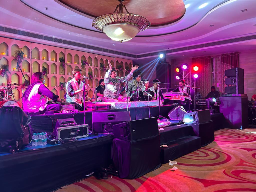 SabriBrothers8's tweet photo. All About Mathura Show With My Sufi Band Thank You So Much Guys For Your Love & Support β€οΈππ»π₯#Aftabhashim #Sabribrothers #indian #QawwaliNight #SufibollyNight #Privateshow https://t.co/dqNJHu9tc6