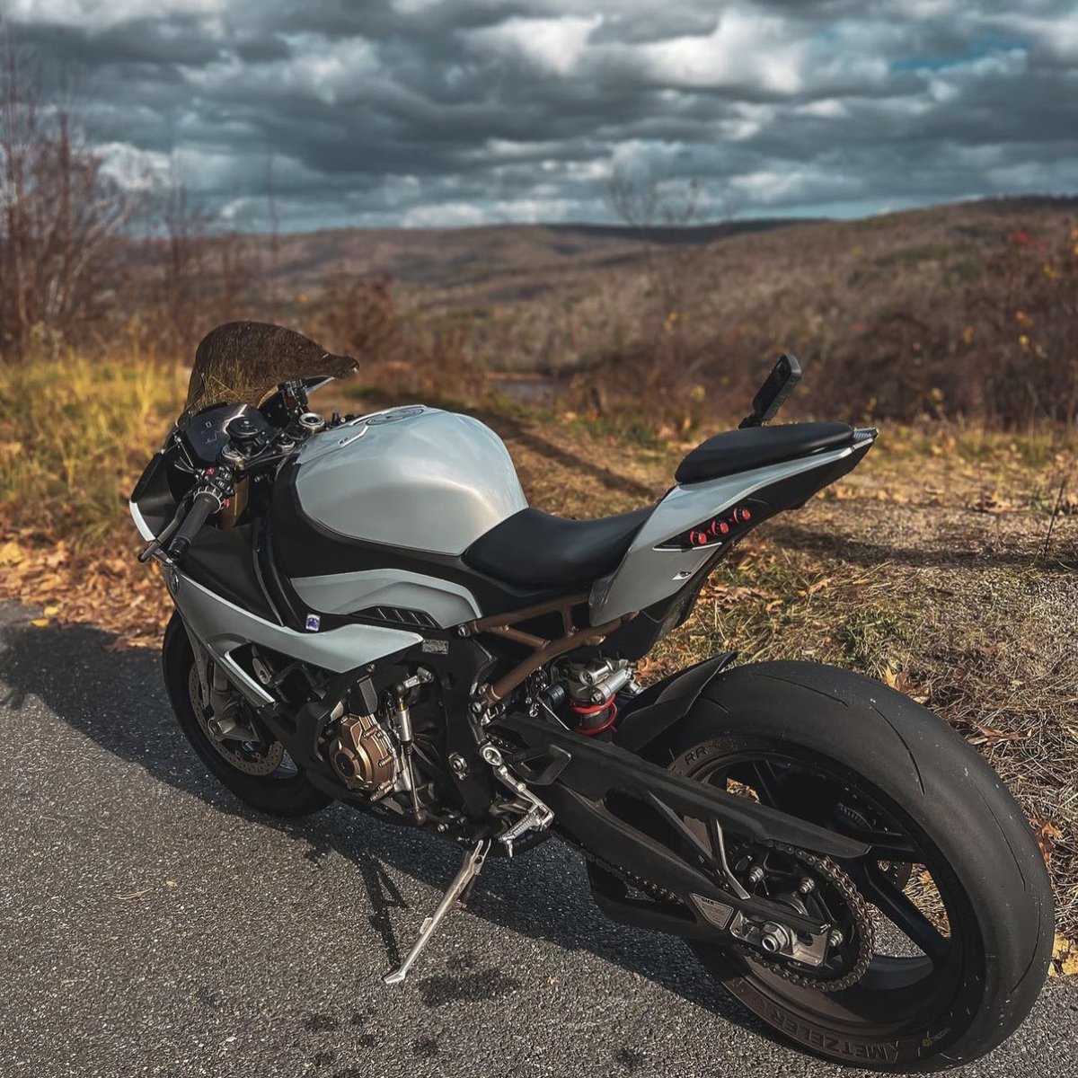 coast3245's tweet photo. #s1000rr https://t.co/oxBmrVg8c8