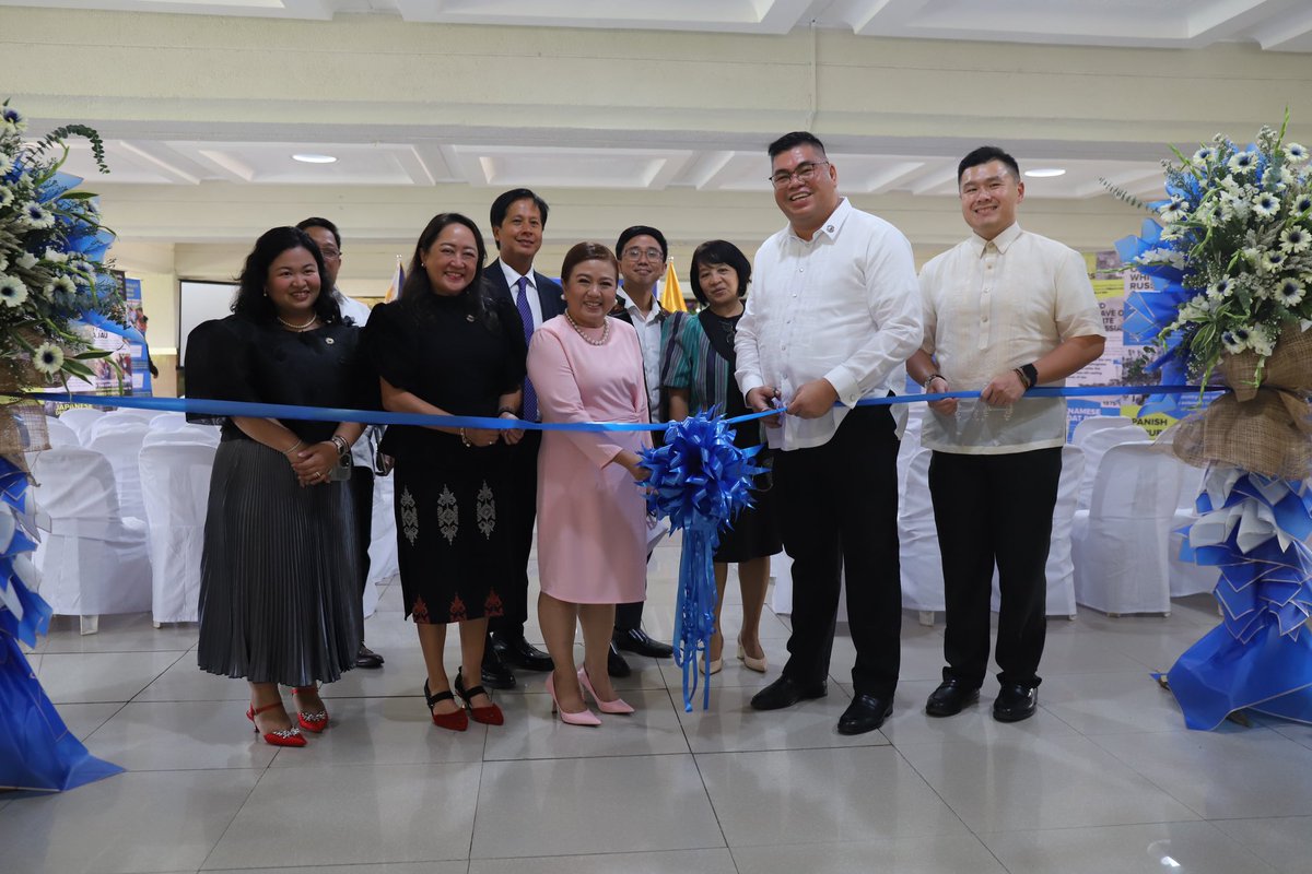 UNHCR launched a photo exhibit at the House of Representatives today with partner legislators, DOJ-RSPPU and <a href="/PLCPD1989/">PLCPD</a> to commemorate #WorldHumanitarianDay.