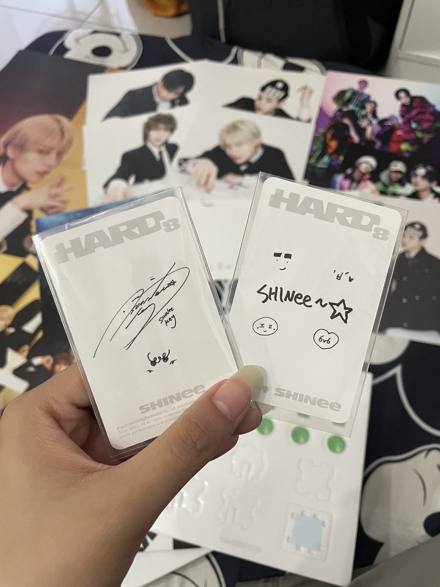 kaespopcorn's tweet photo. [#hpgfeedbacks]

#SHINee_HARD my first ever SHINee album since 2011 😭 HUHU so happy with my pulls!!! and I WAS SHOOK THAT I GOT MY BIAS #TAEMIN for the folded poster,,,damn! 

thank you, @ojkmtcart! 🤍 smooth transaction + mabait and accommodating sa concerns! 🤍 sa sunod ulit! https://t.co/9pgJzRXpmu