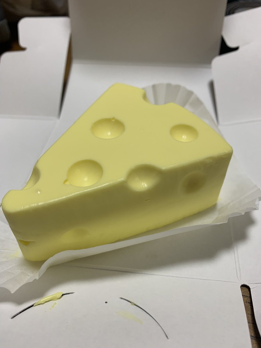 tyamerider0101's tweet photo. 飲み友が用事で早めに帰宅したから実家でワイン飲みながらチーズケーキなんて贅沢🤩 https://t.co/tUTUQ4WbRw