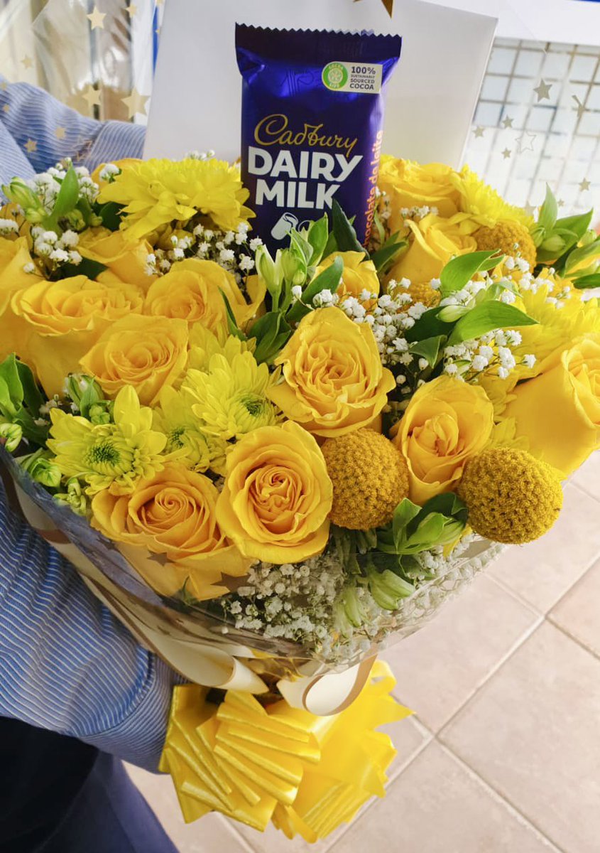 SelinaRua's tweet photo. "Brighten someone's day with a burst of sunshine – our enchanting yellow bouquet is here to spread joy!"

#MombasaBlooms #BlossomMombasa #FlowersMombasa #MombasaFloralArt #MombasaFlowerDelivery #KenyanFlowers #NairobiBlossoms  #FlowersKE #LocalFlowerShop #FlowerDeliveryKE https://t.co/KvxJjg1A7Q
