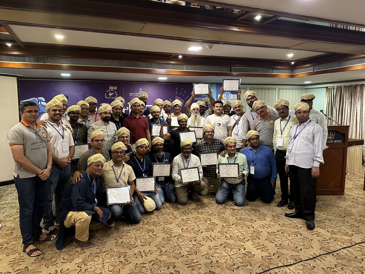 Organisers <a href="/puruhotra/">Puruhotra : Saarathi for Men</a> being facilitated in #13thSIFNationalMeet by other NGO’s..