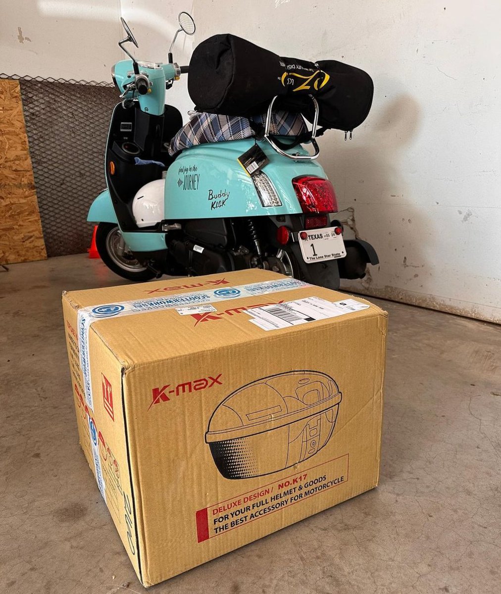 ScooterworksUSA's tweet photo. Take scooter functionality to the max with the K-Max Topcase. It’s like having a trunk on two wheels! 📷: @scooterjotx
#scooterworksusa #scooter #scooters #vespa #genuinescooters #kymco #scooterparts #scootparts #buddykick #genuinebuddykick #kmax #topcase #accessory https://t.co/j9FFfPxMZu