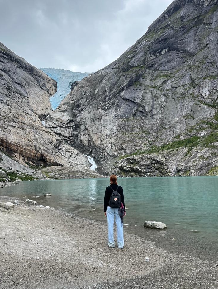 stephterroir's tweet photo. We hiked as close as we could to the Briksdal Glacier. Even though a large percentage of it has melted since the early 2000s, it is still a spectacular view.
Note the contrasts and the textures. Nature is wonderful.
#Briksdal #Jostedalsbreen https://t.co/7FVV3dU2oU