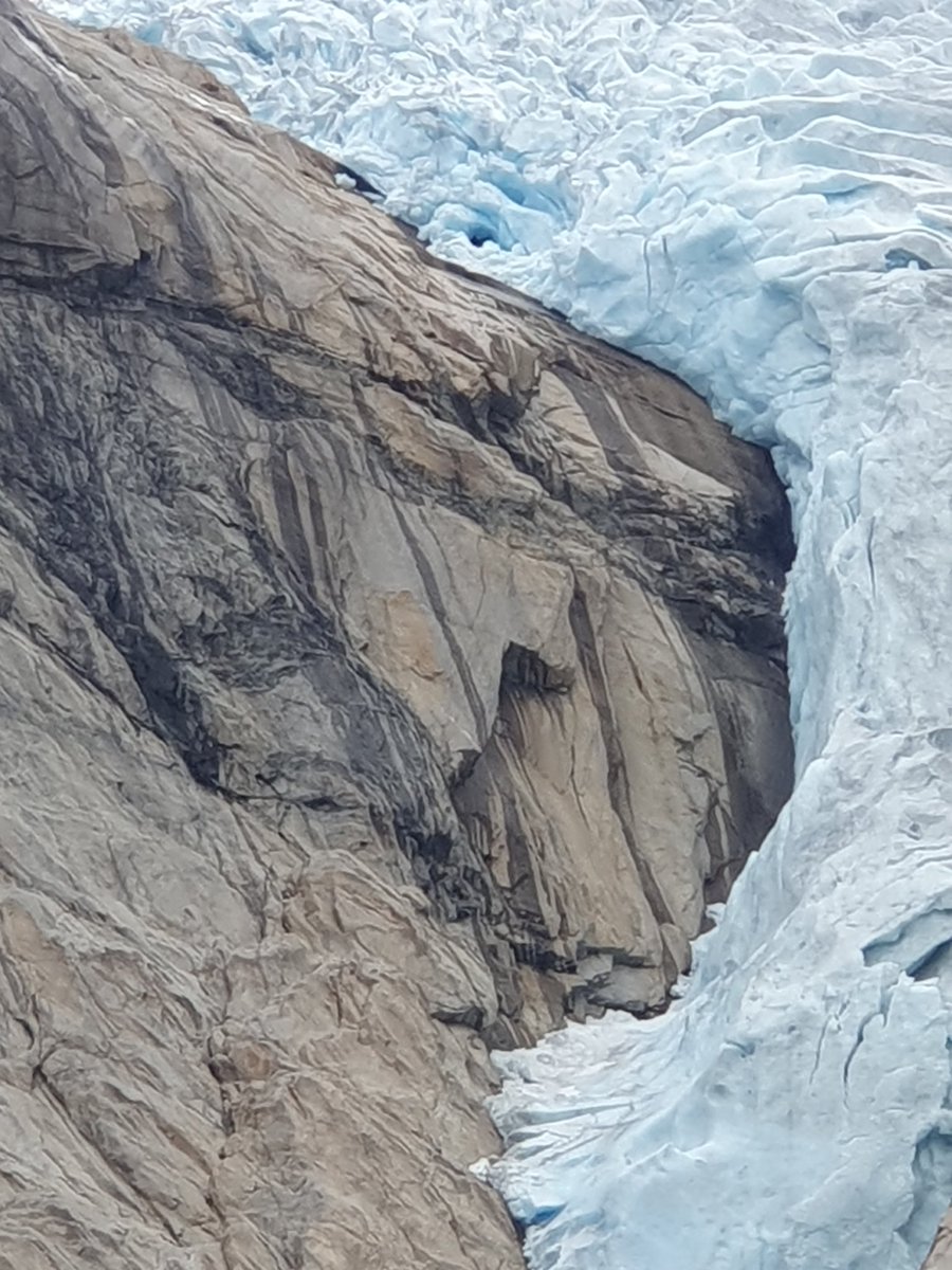 stephterroir's tweet photo. We hiked as close as we could to the Briksdal Glacier. Even though a large percentage of it has melted since the early 2000s, it is still a spectacular view.
Note the contrasts and the textures. Nature is wonderful.
#Briksdal #Jostedalsbreen https://t.co/7FVV3dU2oU