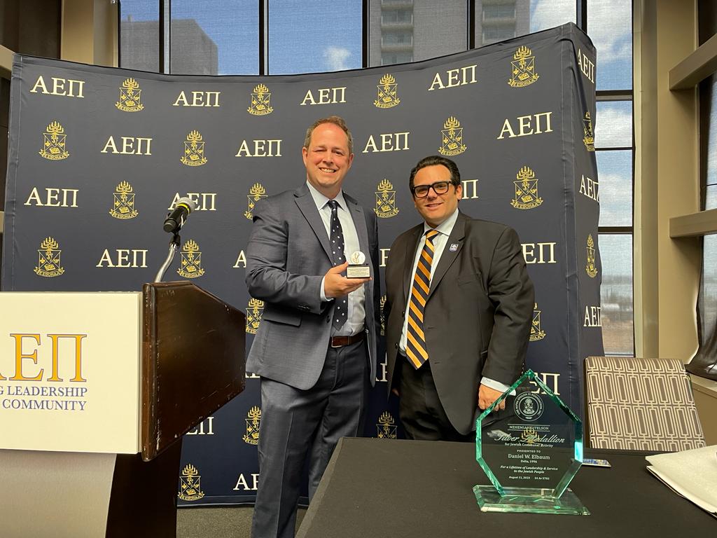 dan_elbaum's tweet photo. What an honor to receive this award from @AEPi.
What an even greater privilege to be able to meet these amazing young men & alumni.
I owe a great deal to my fraternity & am so impressed with the students who advocate for 🇮🇱 & fight antisemitism.
Today & always #proudtobeapi