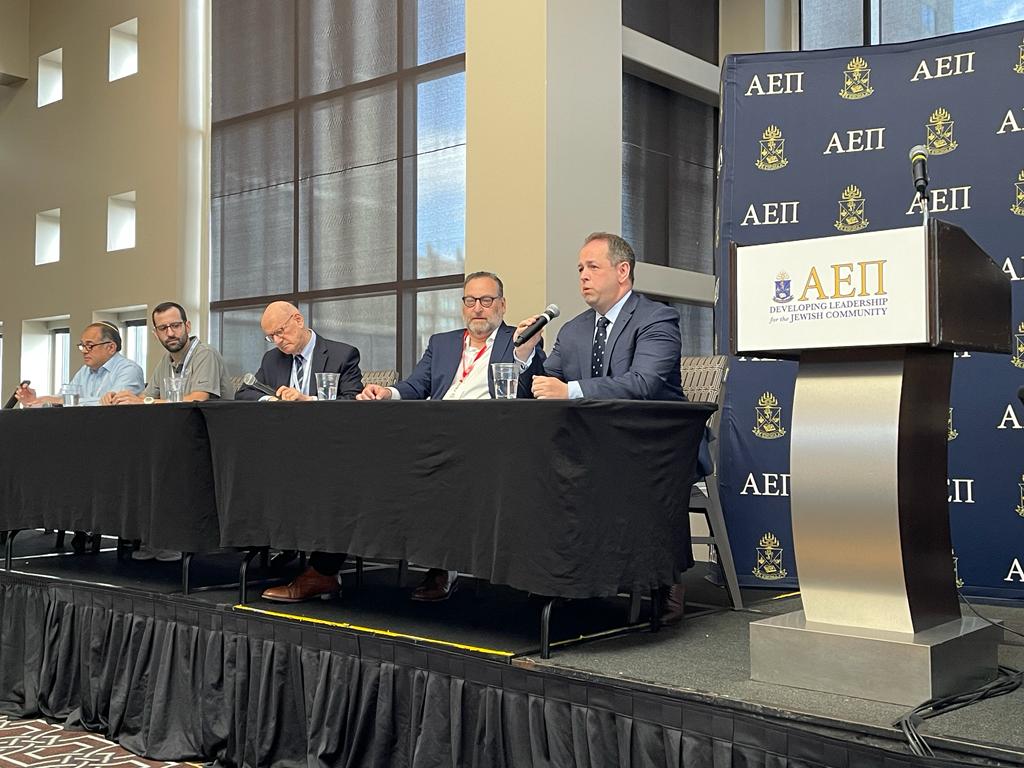 dan_elbaum's tweet photo. What an honor to receive this award from @AEPi.
What an even greater privilege to be able to meet these amazing young men & alumni.
I owe a great deal to my fraternity & am so impressed with the students who advocate for 🇮🇱 & fight antisemitism.
Today & always #proudtobeapi