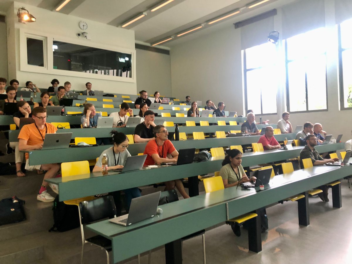 EuroSciPy's tweet image. 🖥️ Still buzzing from the #NumPy tutorial led by Geir Arne Hjelle @gahjelle. His introduction to numerical computing was both engaging and enlightening. Here's to more such sessions! #DataScienceWithPython #EuroSciPy2023 #Basel