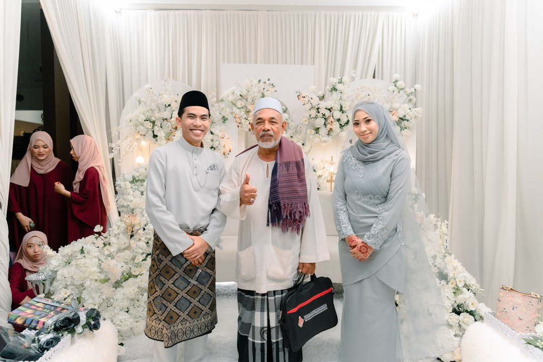ilusinafas's tweet photo. Ilusi Nafas Present

Seusai Majlis Akad Nikah Yaya &amp; Imran

Photographer : @mohdkamilfaisal
•
No : 014-8170054
Untuk Maklumat Photograph Boleh DM / klik link di bio Profile

#softmakeup #glossymakeup #muakelantan #kelantanphotographer #muatanahmerah #ilusinafas https://t.co/ymMZDTmIxG