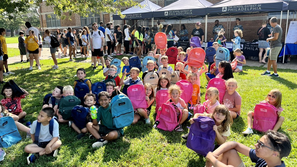 PHLschools's tweet photo. Missed the Back-to-School Bus Tour Pop-Up Event today? Stop by Willard Elementary for another Pop-Up Event Wednesday from 9am-11am! Get a free backpack &amp; all your back-to-school needs! Can't wait to see you there! @ibxfdn #sdpbustour #ringthebellphl https://t.co/eeZ0EJbOub