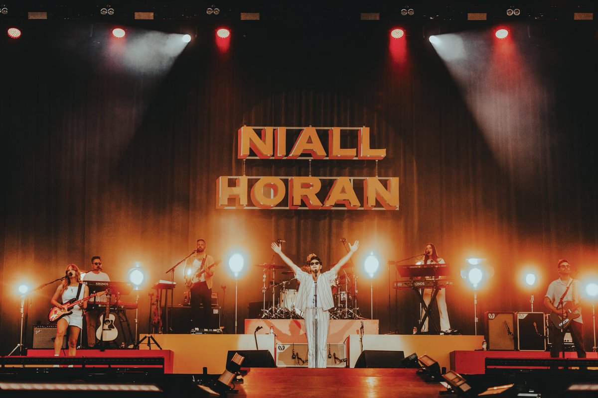 flickerkia's tweet photo. @NiallOfficial @szigetofficial it was🥹(📸 : shot by me haha) https://t.co/CCSxU4KR1S