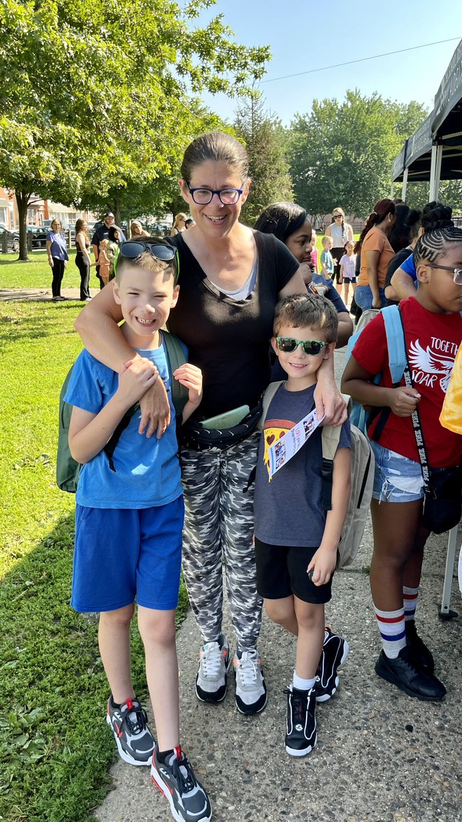 PHLschools's tweet photo. Missed the Back-to-School Bus Tour Pop-Up Event today? Stop by Willard Elementary for another Pop-Up Event Wednesday from 9am-11am! Get a free backpack &amp; all your back-to-school needs! Can't wait to see you there! @ibxfdn #sdpbustour #ringthebellphl https://t.co/eeZ0EJbOub