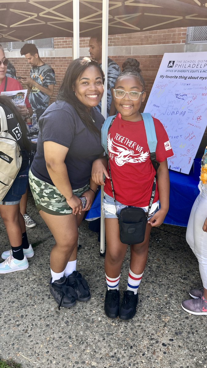 PHLschools's tweet photo. Missed the Back-to-School Bus Tour Pop-Up Event today? Stop by Willard Elementary for another Pop-Up Event Wednesday from 9am-11am! Get a free backpack &amp; all your back-to-school needs! Can't wait to see you there! @ibxfdn #sdpbustour #ringthebellphl https://t.co/eeZ0EJbOub