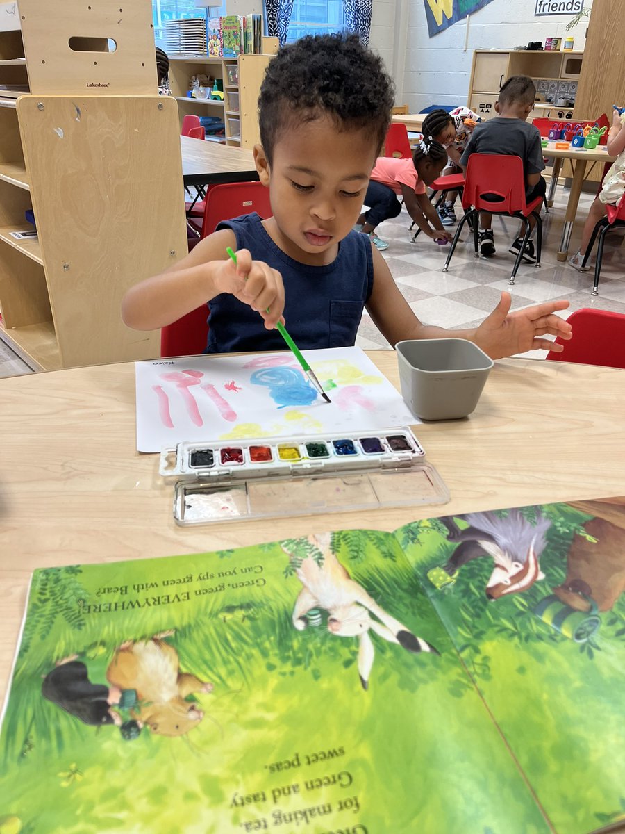 This morning in the GarDEN my cubs listened to a story in our literacy group, and learned how to use watercolors as we read about Bear’s adventures! 🐻🎨🤩 @aps_OEL #GardenHillsGrizzlies 💚#thisisprek #makinglearningfun ✨