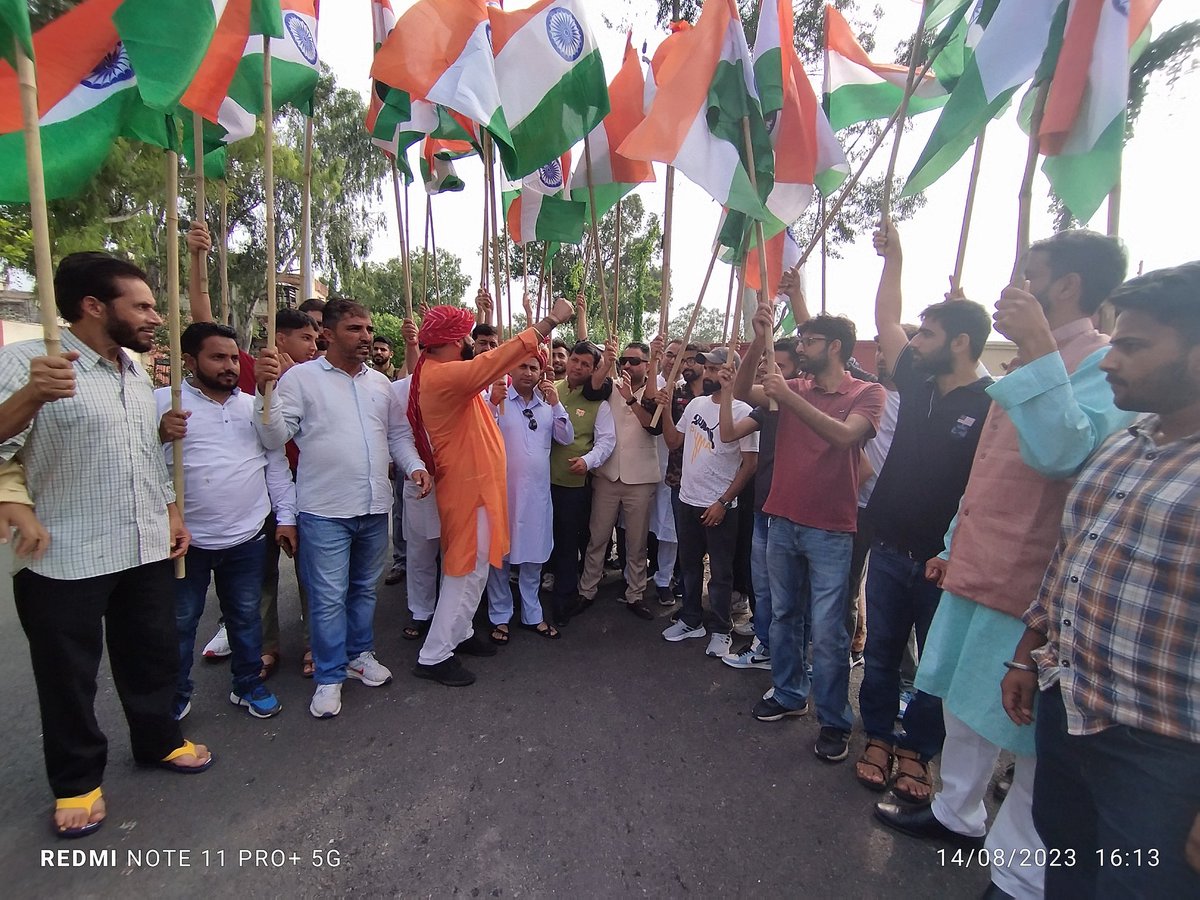 mahjaben_younas's tweet photo. TIRANGA REALLY ORGANISED BY OUR PAHARI QABILA AT JAMMU

We are grateful to Hon'ble PM and Hon'ble HM for taking case of Pahari Qabila to Parliament. Pahari Qabila will support this government in all the democratic exercises.

#PahariDeserveSTstatus
#HarGharTiranga https://t.co/ZgXpIodzkR