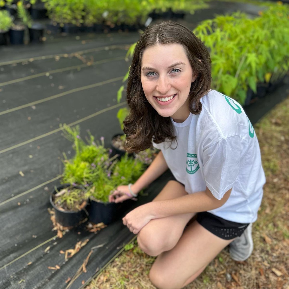 Meet Lily, our amazing volunteer of the week! She helped us with everything from planting in the greenhouse to excel sheets! She was a true asset to our team and we can't thank her enough for her dedication and enthusiasm.

#ChastainParkConservancy #ChastinPark #Volunteer