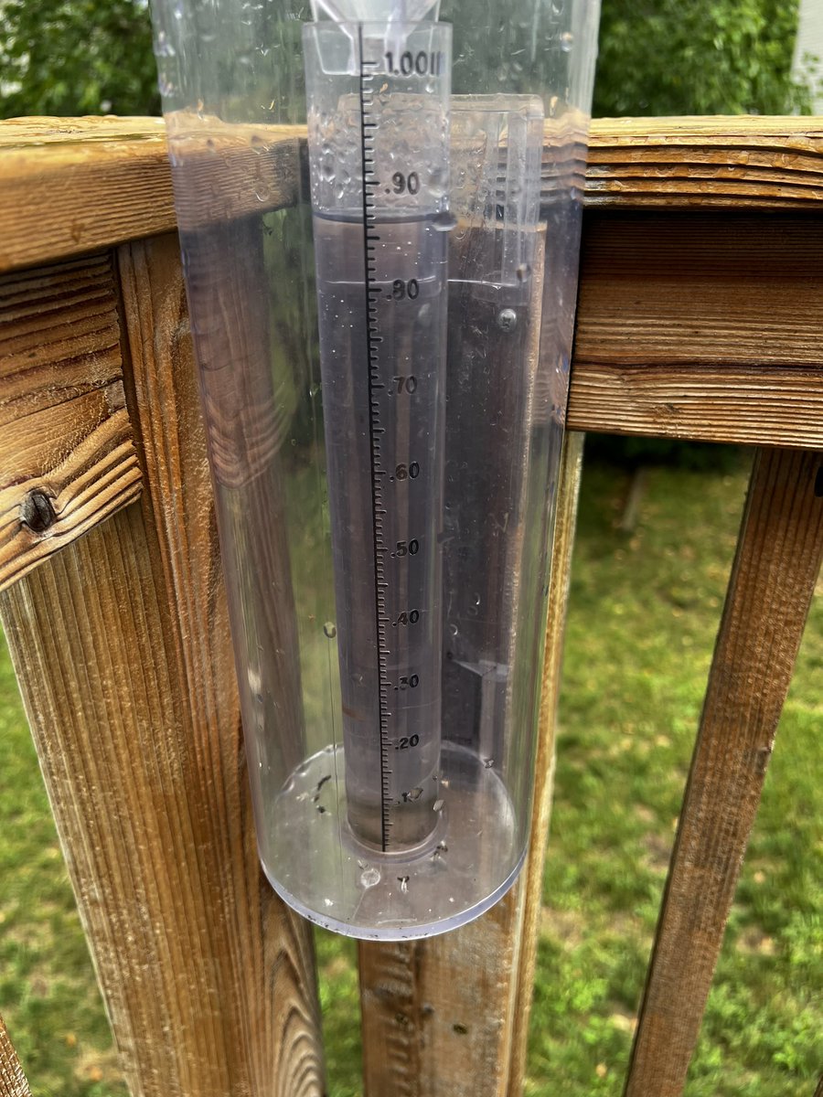 mrscienceman's tweet photo. @NWSTwinCities Only 0.86” in Shakopee https://t.co/YyM2a26Xyy