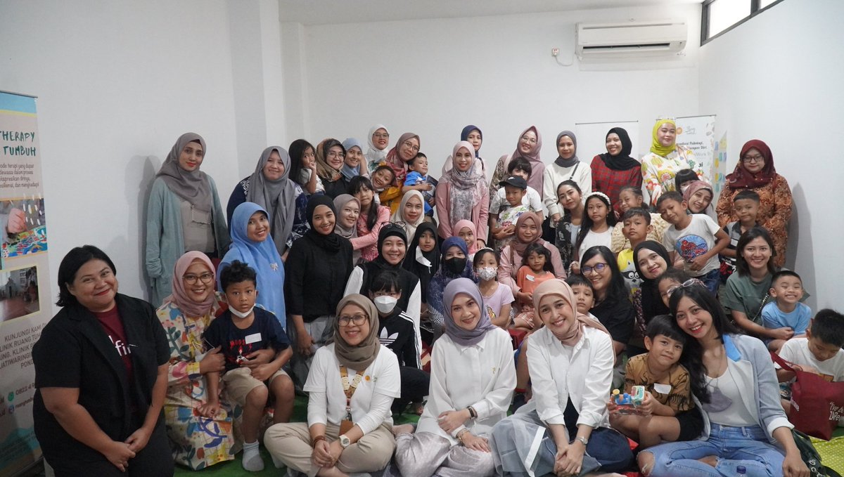 putrihtp's tweet photo. Spending a good weekend with great discussion with amazing speakers and amazing mommas @zapfinance @PritaGhozie 
#zapfinance #ruangtumbuh #financialhacksforparents https://t.co/muSOdeXWdU