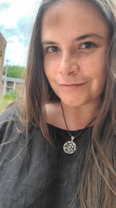 Good morning! Having a new washer and dryer delivered today and catching up on emails. Send a Lowe's