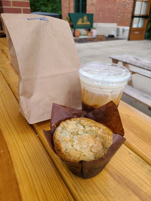 Good morning! Having a new washer and dryer delivered today and catching up on emails. Send a Lowe's