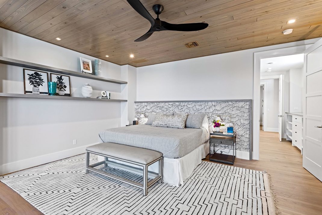 Cypress_Info's tweet photo. When designing your space, don't overlook the room’s fifth wall: the ceiling.
Project and photo by @ctm_woodworks
#SouthernCypress #cypress #AmericanCypress #cypresswood #RealAmericanHardwood #AmericanHardwoods #wood #ceiling #ceilingdeesign #homedesign #design #interiordesign https://t.co/D9RYo46h97