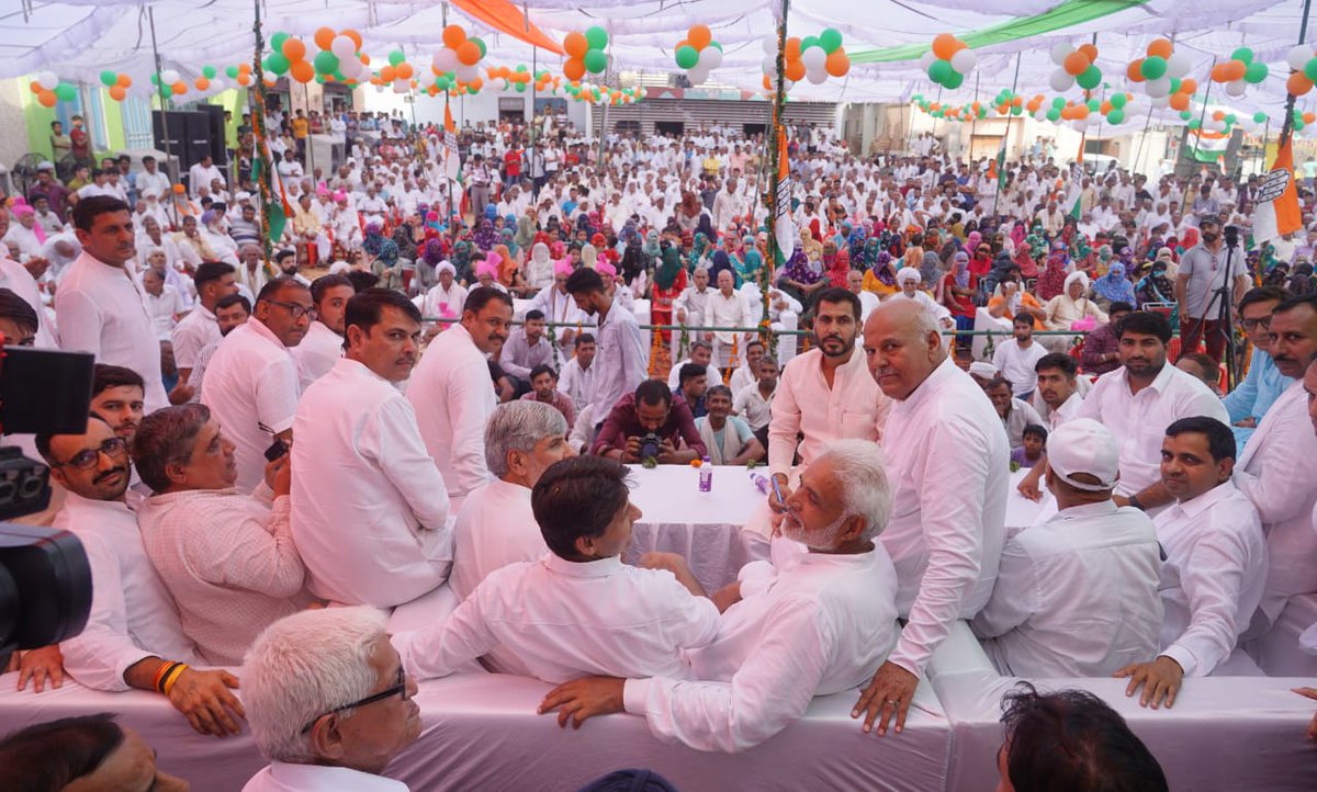 DeependerSHooda's tweet photo. आज उचाना हलके के गांव पेगा में 20 अगस्त को हिसार में होने वाले 'विपक्ष आपके समक्ष' कार्यक्रम में शामिल होने की अपील की।

20 अगस्त को चलो हिसार... https://t.co/SlkymAPYzf
