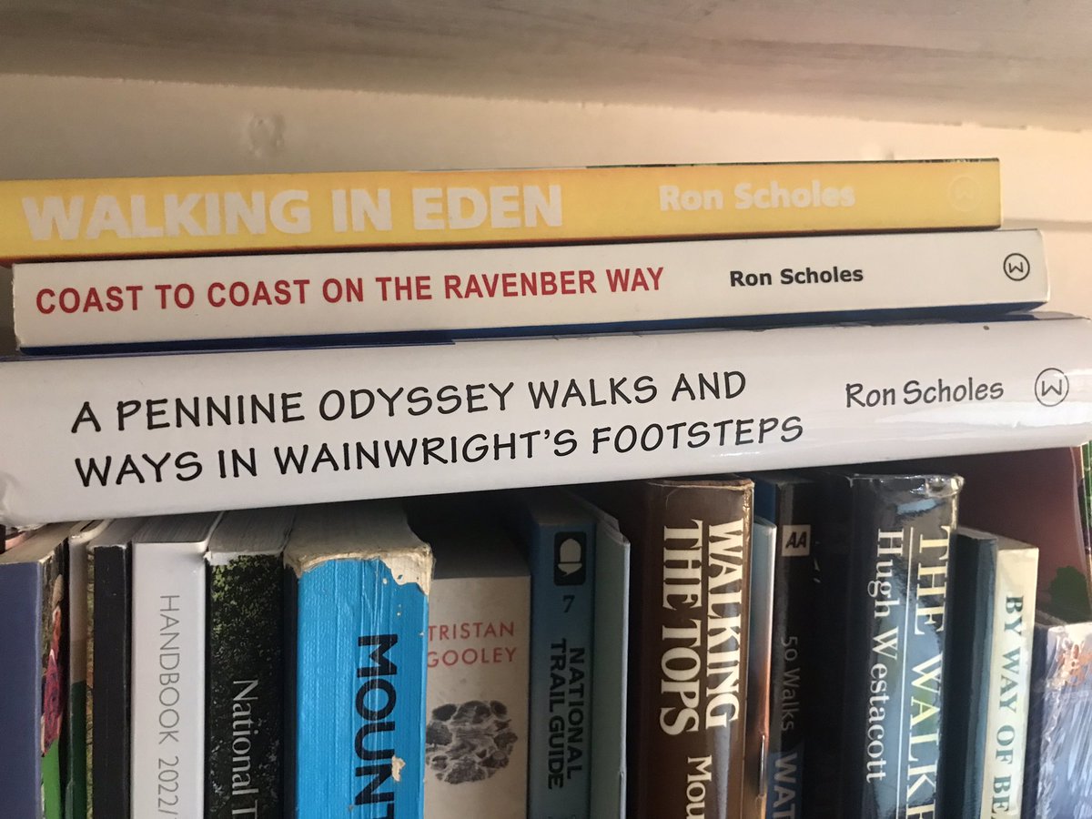 My DH has a slight obsession with walking books. And is working with great @Scholes1Ron on @RavenberWay #Walking books a source of inspiration - even for bimblers like me. And this is a nice homage to the art of the hand drawn. walkingpace.uk/walking-inspir…