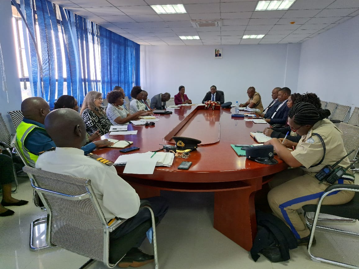 UNDPZambia's tweet photo. Prior to launching the #GBV Village-Led One Stop Centre in #Chinsali we met &amp; discussed a cross-section of #GBV issues w/Dist &amp; Prov leaders. @UNZambia Res Coordtr @MutaliBeatrice, @IrelandinZambia, Deputy Head of Mission Kate O'Donnell &amp; @UNDPZambia, @SailiGreg led the team. https://t.co/RahZ5XaDiF