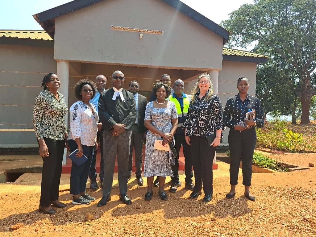UNDPZambia's tweet photo. Prior to launching the #GBV Village-Led One Stop Centre in #Chinsali we met &amp; discussed a cross-section of #GBV issues w/Dist &amp; Prov leaders. @UNZambia Res Coordtr @MutaliBeatrice, @IrelandinZambia, Deputy Head of Mission Kate O'Donnell &amp; @UNDPZambia, @SailiGreg led the team. https://t.co/RahZ5XaDiF
