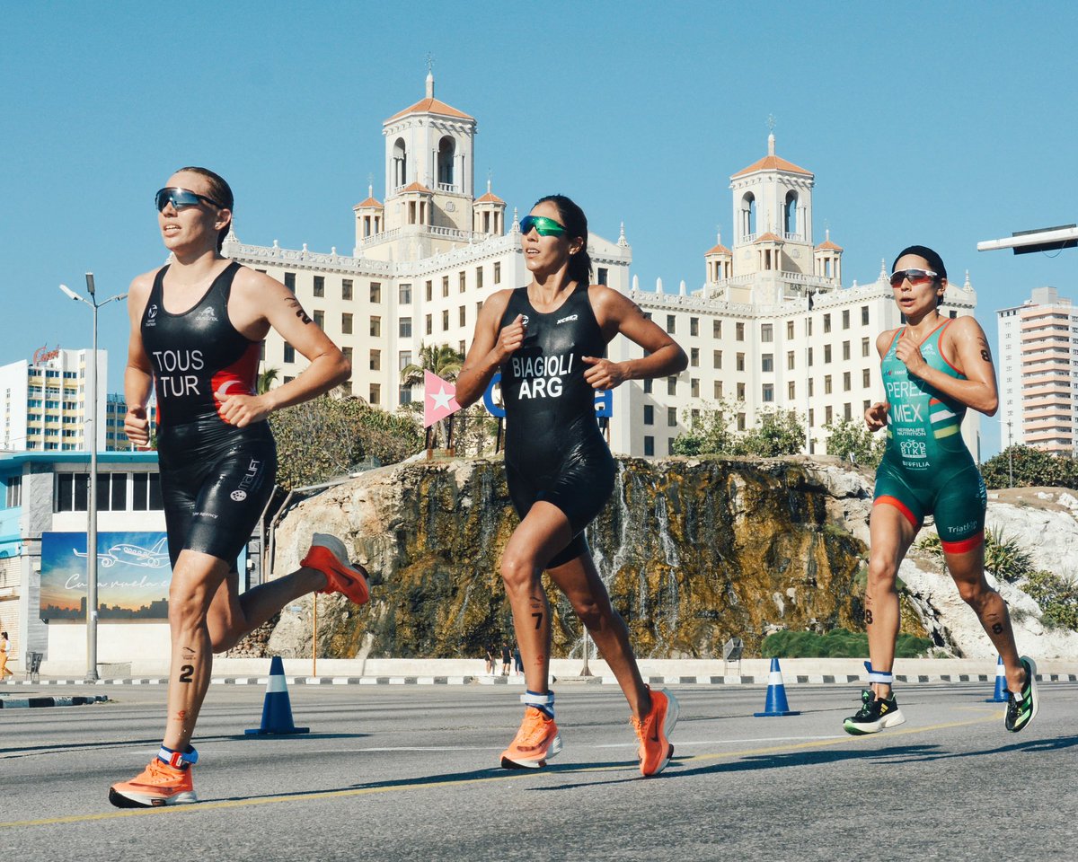 Las mujeres ya no lloran, ahora prefieren venir al Triatlón de La Habana 🤭🤷🏽‍♀️💪🏻

Re twittea a esa amiguis con la que te vienes  al próximo Triatlón de La Habana 2024 👇🏻

*
*
#triatlón #ciclismo #natación #carrera   #lahabana #cuba #swimmingtime #swimming🏊 #cyclingstyle #runnig