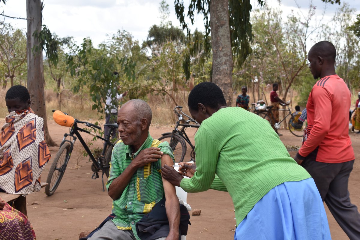 VaccinActionNet's tweet photo. "Join the fight against COVID-19! VAN Project, local chiefs, and health authorities in Phalombe organized vital community gatherings. Dispelling vaccine myths, fostering unity, and building confidence in vaccination. Together for public health! #COVID19Awareness" https://t.co/hGKRnnqFcf